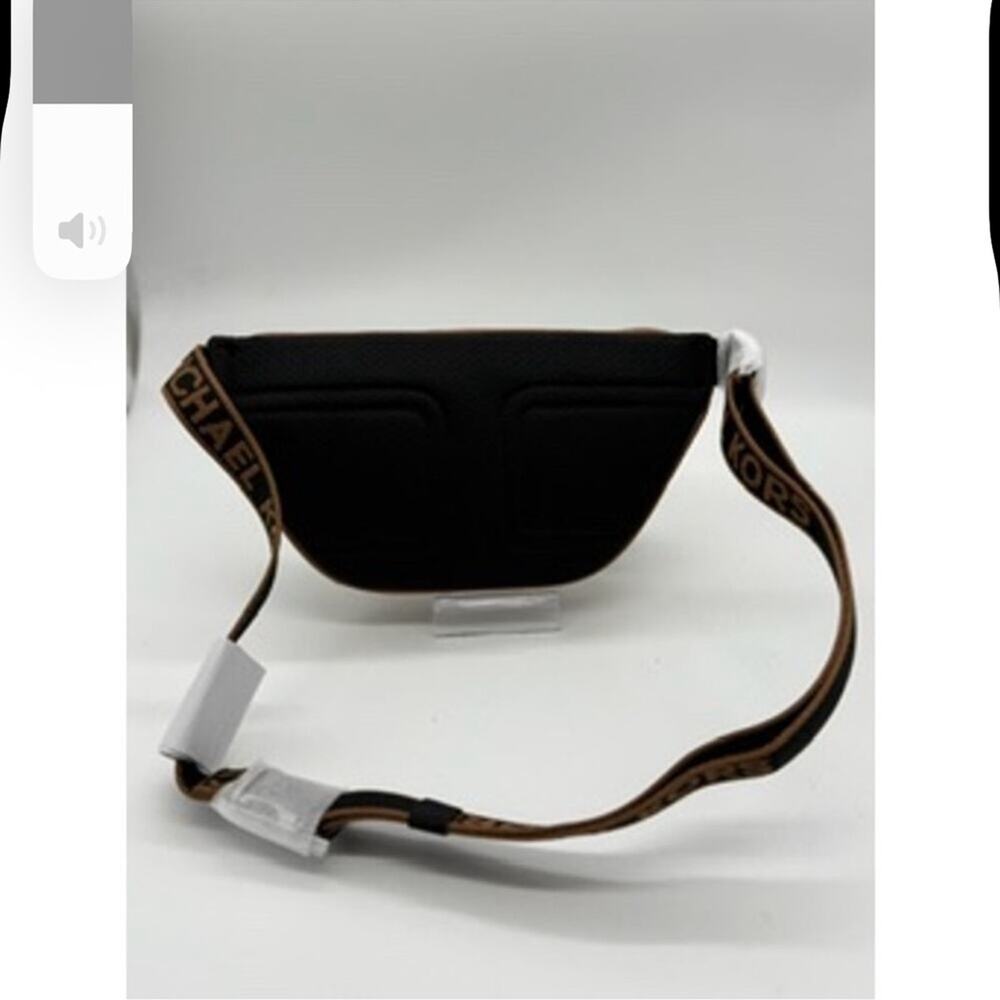 MICHAEL KORS Cooper Small Leather Sling Pack - Picture 7 of 8